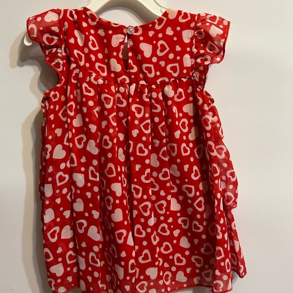 Red and white dress with heart - Picture 2 of 2